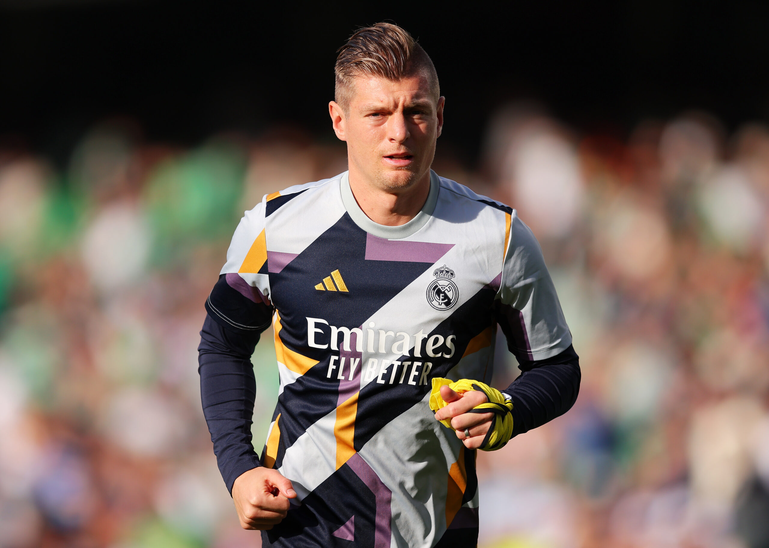 SEVILLE, SPAIN - DECEMBER 09: Toni Kroos of Real Madrid warms up prior to the LaLiga EA Sports match between Real Betis and Real Madrid CF at Estadio Benito Villamarin on December 09, 2023 in Seville, Spain.