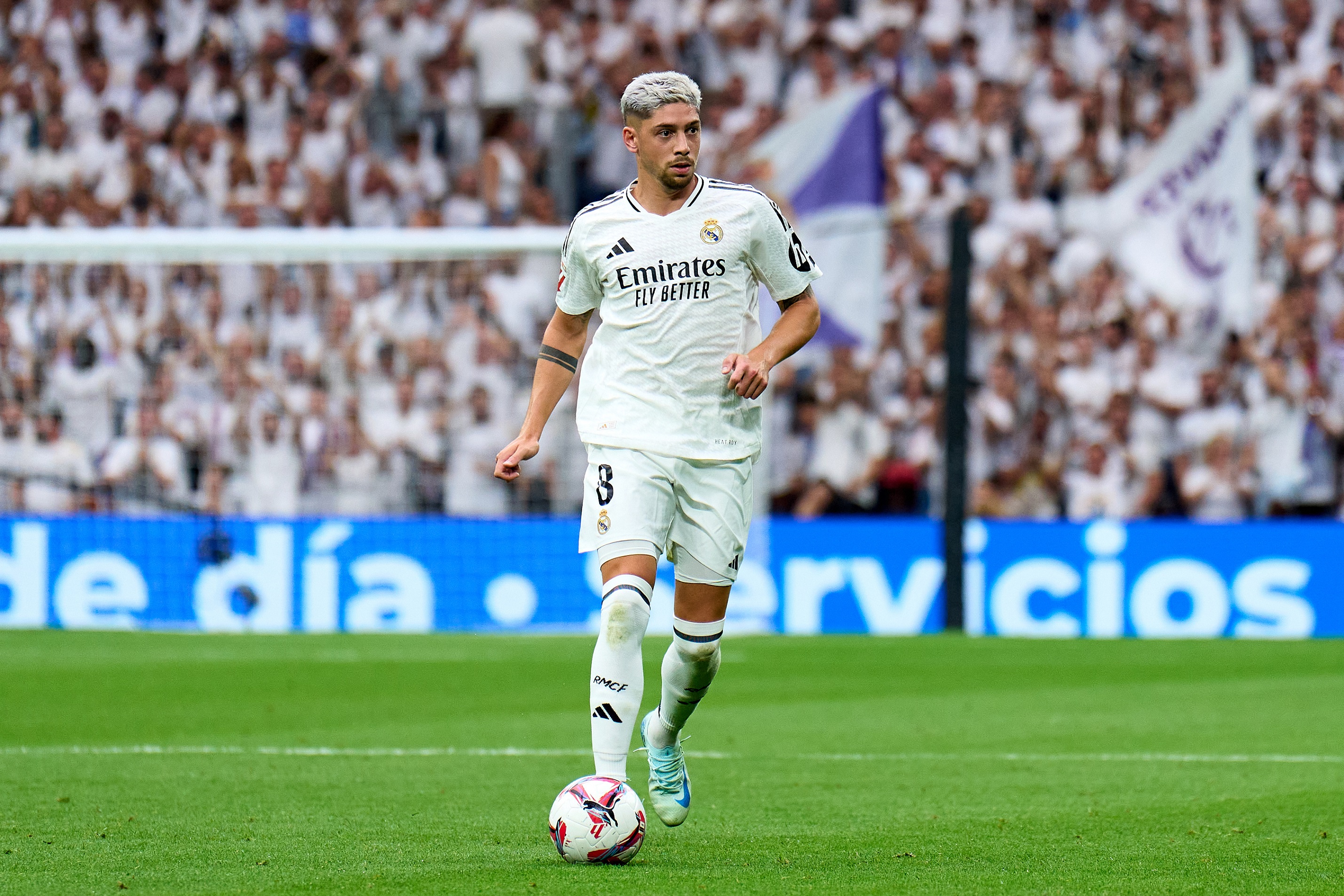 MADRID, SPAIN - AUGUST 25: Federico Valverde of Real Madrid controls the ball during the La Liga match between Real Madrid CF and Real Valladolid CF at Estadio Santiago Bernabeu on August 25, 2024 in Madrid, Spain.