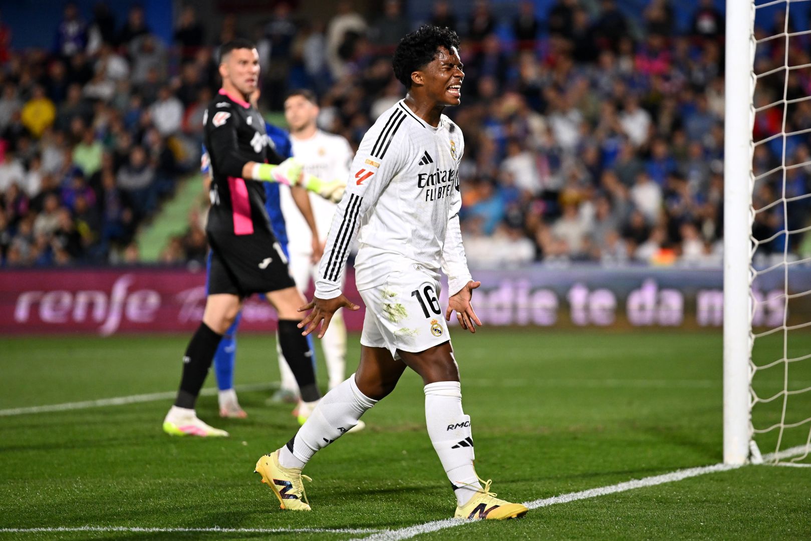 GETAFE, SPAIN - APRIL 23: Endrick of Real Madrid reacts during the LaLiga match between Getafe CF and Real Madrid CF at Coliseum Alfonso Perez on April 23, 2025 in Getafe, Spain.