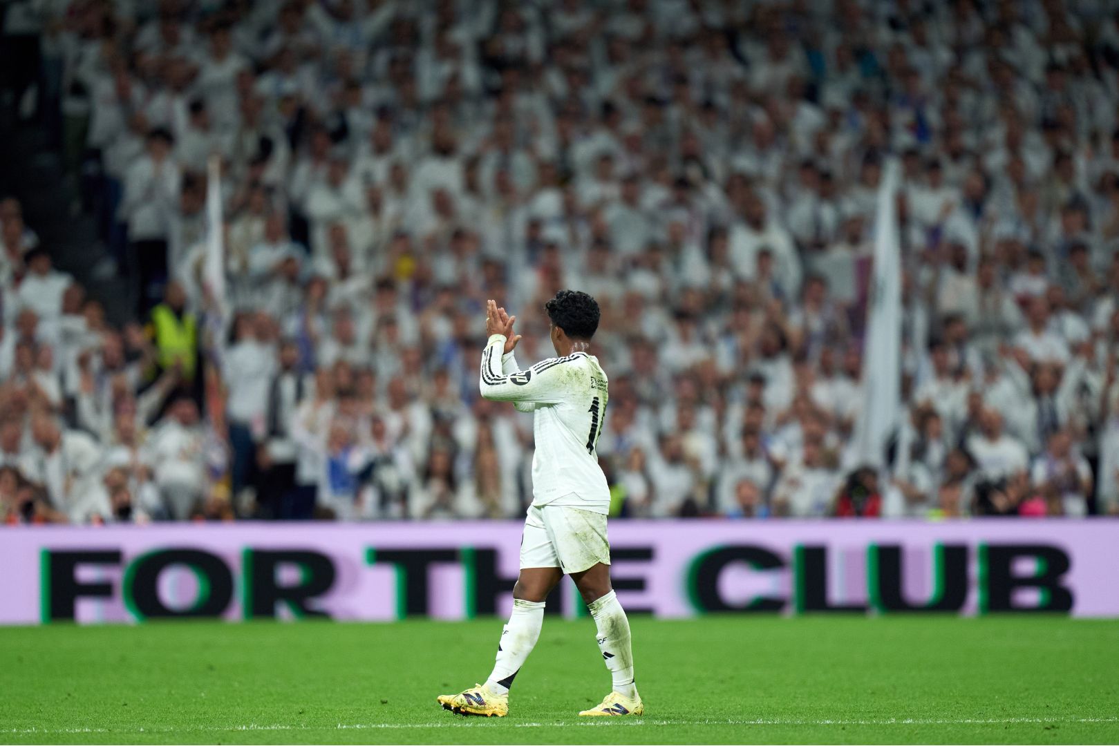 MADRID, SPAIN - APRIL 01: Endrick Felipe Moreira of Real Madrid acknowledges the fans during the Copa del Rey semifinal match between Real Madrid and Real Sociedad at Estadio Santiago Bernabeu on April 01, 2025 in Madrid, Spain.