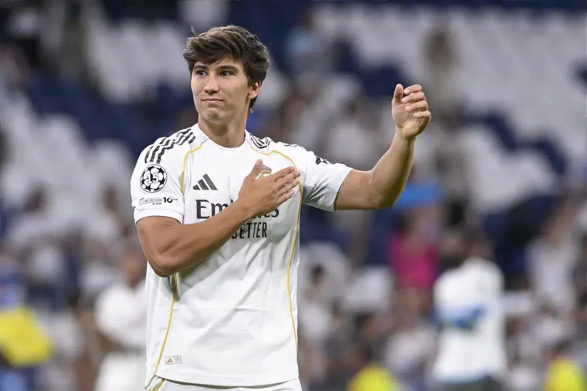 May 24, 2026, Madrid, Madrid, Spain: The moment when GONZALO GARCIA of Real Madrid CF takes a lap of honor around the field to bid farewell to the fans after the match on Matchday 38 of the 2025/26 La Liga season, played between REAL MADRID C.F. 4 and ATHLETIC CLUB 2 at the Bernabéu Stadium on May 23, 2026, in Madrid, Spain.