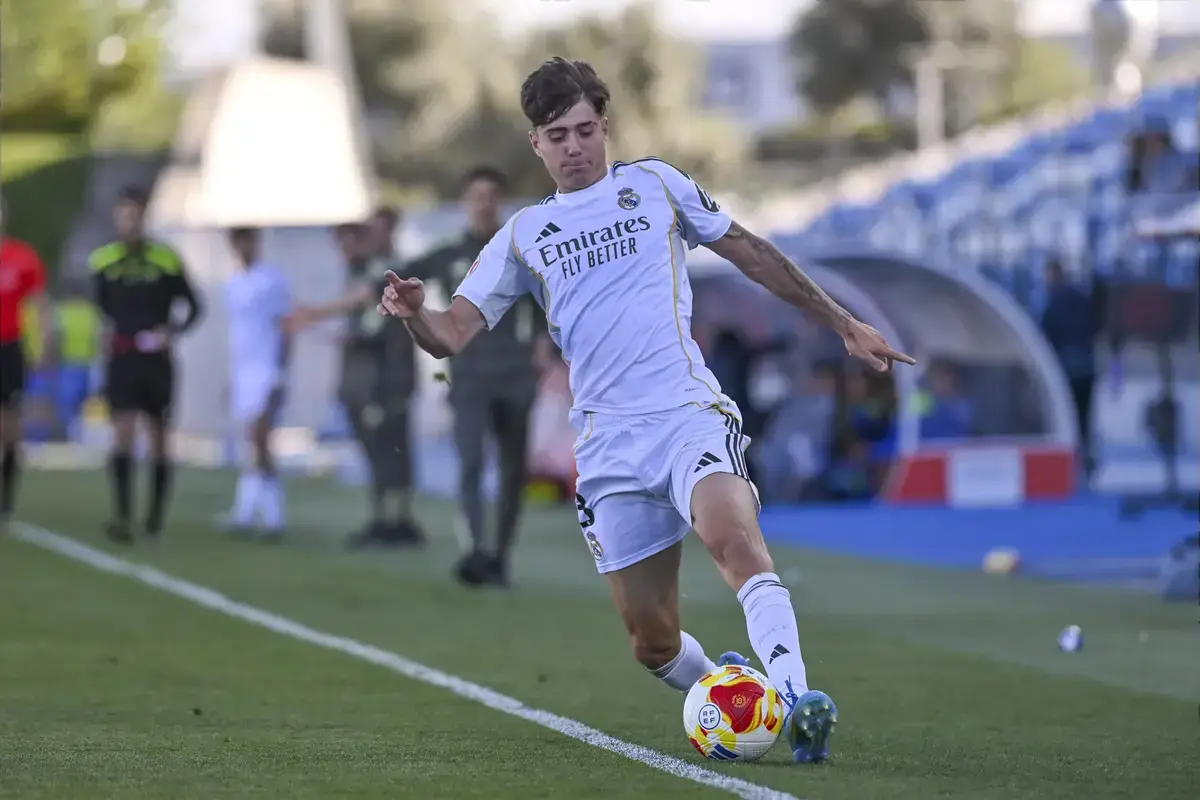 April 14, 2026, Madrid, Madrid, Spain: VICTOR VALDEPENAS of Real Madrid Castilla CF controls the ball during the Primera Federación Group 1 soccer match between Real Madrid Castilla and Ourense CF, played at the Alfredo Di Stefano Stadium on April 14, 2026, in Valdebebas, Madrid, Spain.