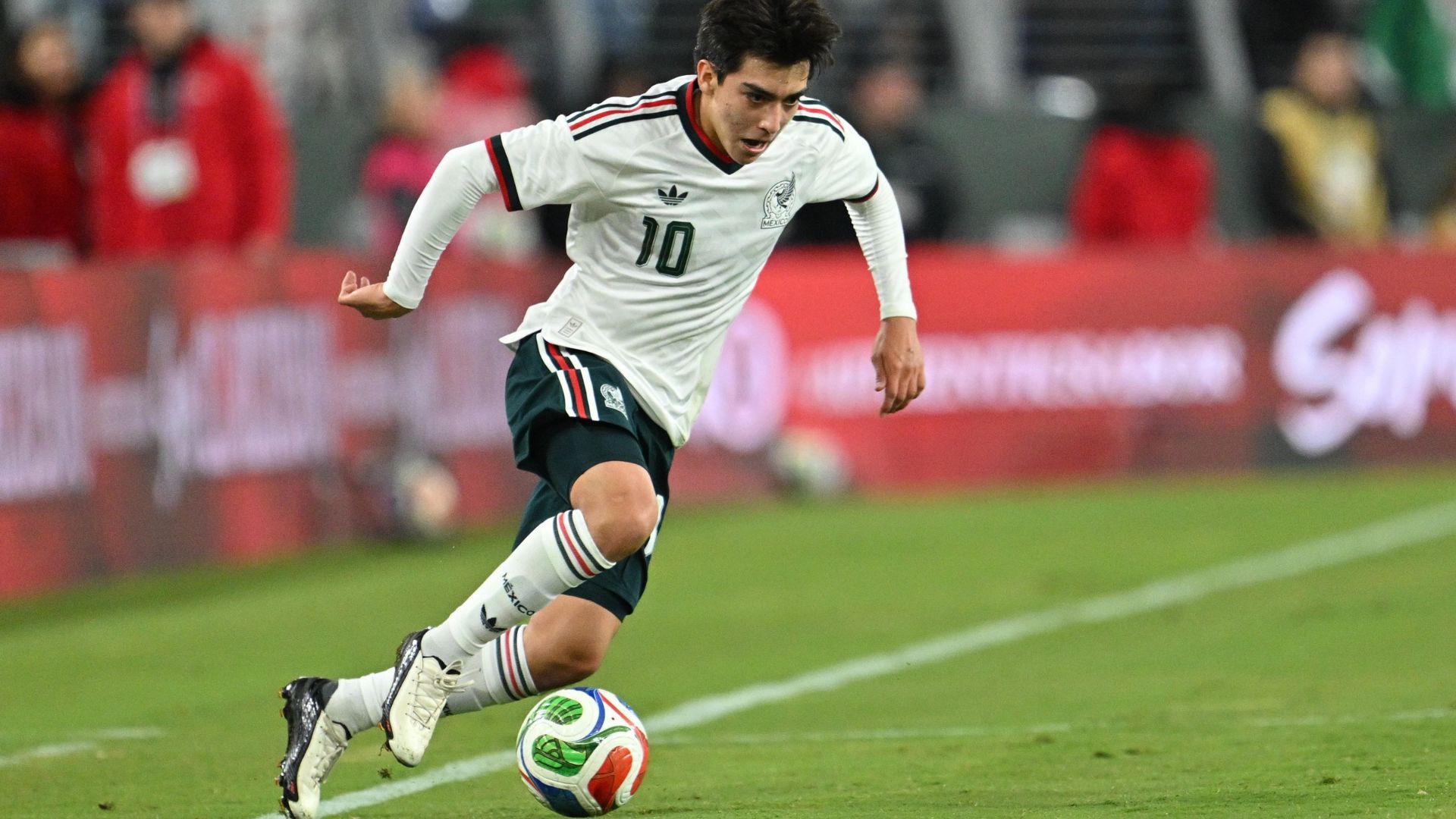 Gilberto Mora #10 of Mexico controls the ball in the first half of the international friendly match between Mexico and Colombia at M&T Bank Stadium on September 26, 2026 in Baltimore, Maryland.